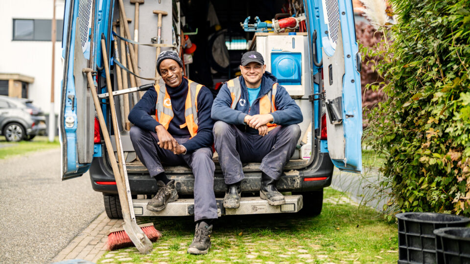 twee-collegas-van-waternet-aan-het-werk